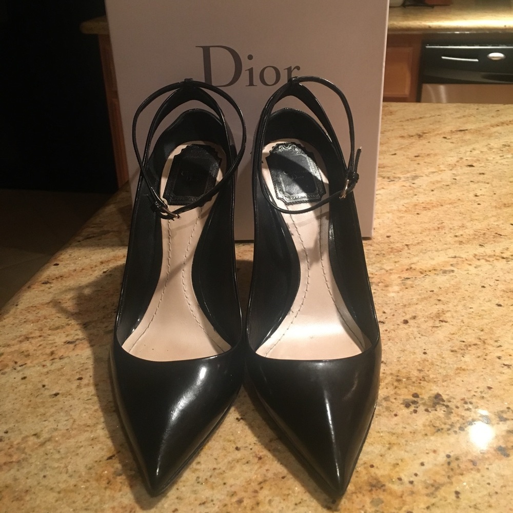Christian Dior elegant shoes , worn few times .